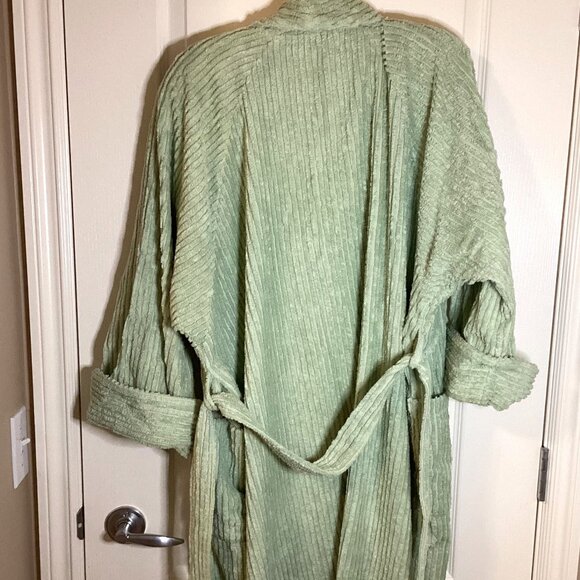 Vintage Diamond Tea Green Women's Bath Robe Size M-L Inside Tie Shoulder Pads - Picture 9 of 13